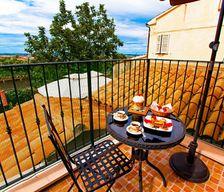 Italy Marche Salomone vacation rental compare prices direct by owner 6636214