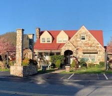 United States  Robbinsville vacation rental compare prices direct by owner 12893280