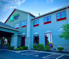 United States Kansas Olathe vacation rental compare prices direct by owner 12847754