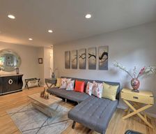United States New York Yonkers vacation rental compare prices direct by owner 30029964