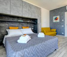 Italy Veneto Brenzone vacation rental compare prices direct by owner 6261203