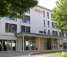 Germany Bavaria Regensburg vacation rental compare prices direct by owner 13961511