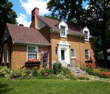 Canada Quebec Grand-Mère vacation rental compare prices direct by owner 12910041