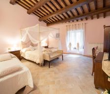 Italy Umbria Gualdo Tadino vacation rental compare prices direct by owner 15284058