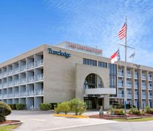 United States North Carolina Kill Devil Hills vacation rental compare prices direct by owner 2714664