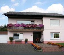 Germany Rhineland-Palatinate Strotzbüsch vacation rental compare prices direct by owner 4756985