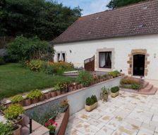 France Auvergne-Rhône-Alpes Neuvy vacation rental compare prices direct by owner 4351643