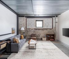 United States Wisconsin Milwaukee vacation rental compare prices direct by owner 12059848