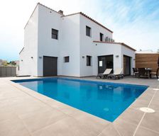 Spain GIRONA Roses vacation rental compare prices direct by owner 25153618
