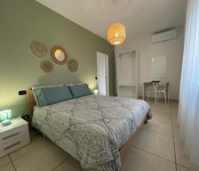 Italy Campania Passo di Mirabella vacation rental compare prices direct by owner 24140519