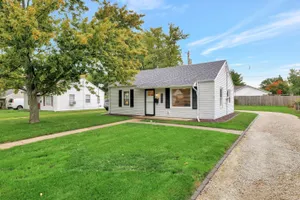 United States Illinois Bloomington vacation rental compare prices direct by owner 34831130