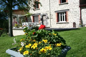 France Auvergne-Rhône-Alpes Thiers vacation rental compare prices direct by owner 6717755