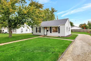 United States Illinois Bloomington vacation rental compare prices direct by owner 34514264