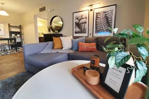 United States Illinois Lombard vacation rental compare prices direct by owner 2700997