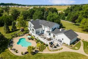 United States Iowa Iowa City vacation rental compare prices direct by owner 24255084