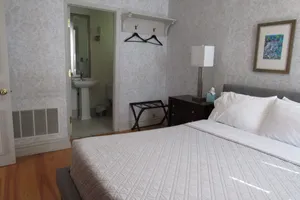 United States New York Albany vacation rental compare prices direct by owner 29521471