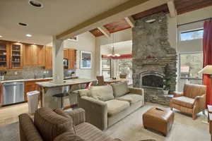 United States California Mammoth Lakes vacation rental compare prices direct by owner 11451885