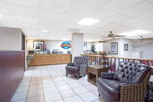 United States Kansas Hays vacation rental compare prices direct by owner 12690416