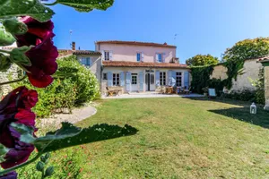 France  La Jarrie vacation rental compare prices direct by owner 13791582