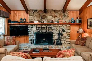 United States California Wawona vacation rental compare prices direct by owner 20253846