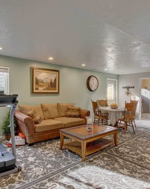 United States Utah Farr West vacation rental compare prices direct by owner 19499197