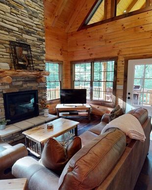 United States Ohio Logan vacation rental compare prices direct by owner 10161032
