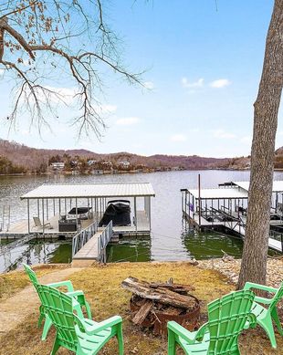 United States Missouri Roach vacation rental compare prices direct by owner 11659311