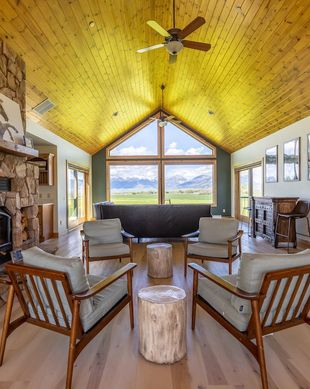 United States Montana Bozeman vacation rental compare prices direct by owner 11503136