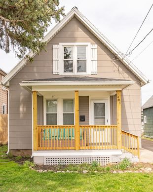 United States New York Rochester vacation rental compare prices direct by owner 15414415