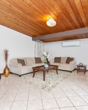 United States Hawaii Honolulu vacation rental compare prices direct by owner 86459
