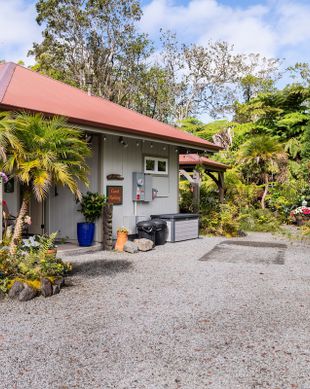United States Hawaii Volcano vacation rental compare prices direct by owner 24378810