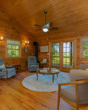 United States North Carolina Brevard vacation rental compare prices direct by owner 2016271