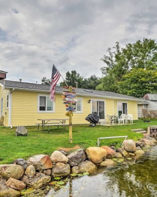 United States Michigan Waterford Township vacation rental compare prices direct by owner 28191507