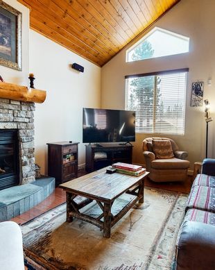 United States California Mammoth Lakes vacation rental compare prices direct by owner 19760857