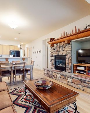 United States California Mammoth Lakes vacation rental compare prices direct by owner 13053454