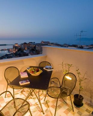 Italy Sicily Castellammare del Golfo vacation rental compare prices direct by owner 20259045