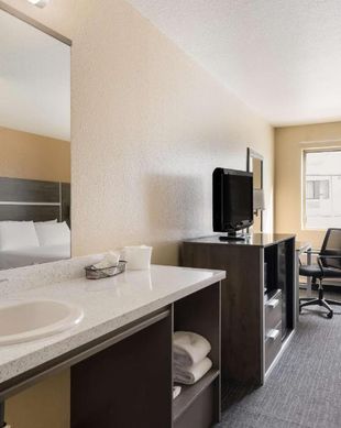 United States Nevada Wells vacation rental compare prices direct by owner 26222346