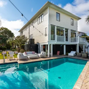 109Beach/Elegant Luxury/Upscale/Gourmet Kitchen/private pool/elevator