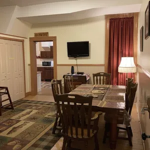 Converted1894 Historic Hotel,Downtown, Buffalo Suite, CITY APPROVED