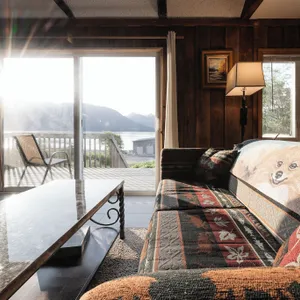 The Cottage ~ quiet downtown home, stunning view, walking distance to everything