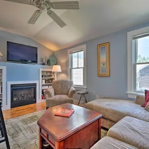 'Captain's Quarters' - Updated P-Town Apartment!