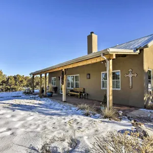 Hidden Santa Fe Gem - Located in Tesuque Hills!
