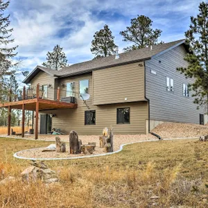 Black Hills Getaway w/ Deck - Near Hiking Trails!