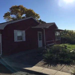 Charming Lake House within Walking Distance from Lake