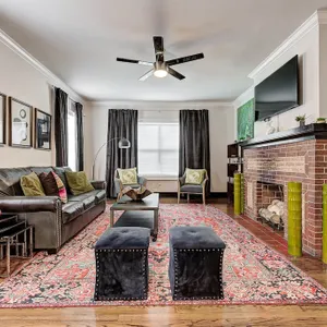 Howes Capitol II-Sleek & spacious-walk to OU Med