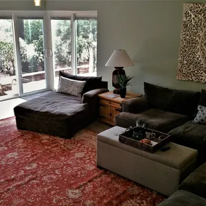 Killer location family friendly, walkable to trails and hiking