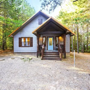 SHEAR COMFORT-Farmhouse Style HONEYMOON CABIN