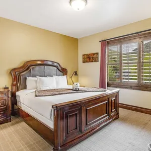 Jackson - Single King Room
