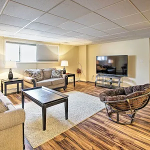 Lakefront Fairbanks Unit, 1 Mile to Pioneer Park!