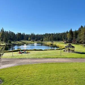 Gorgeous large house with fireplace, close to ski resort